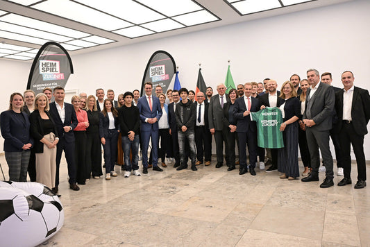 „Spielplan Zukunft – dein Weg in den Beruf“ – Bündnis der Landesregierung mit Fußball-Bundesligisten geht ins zweite Jahr
