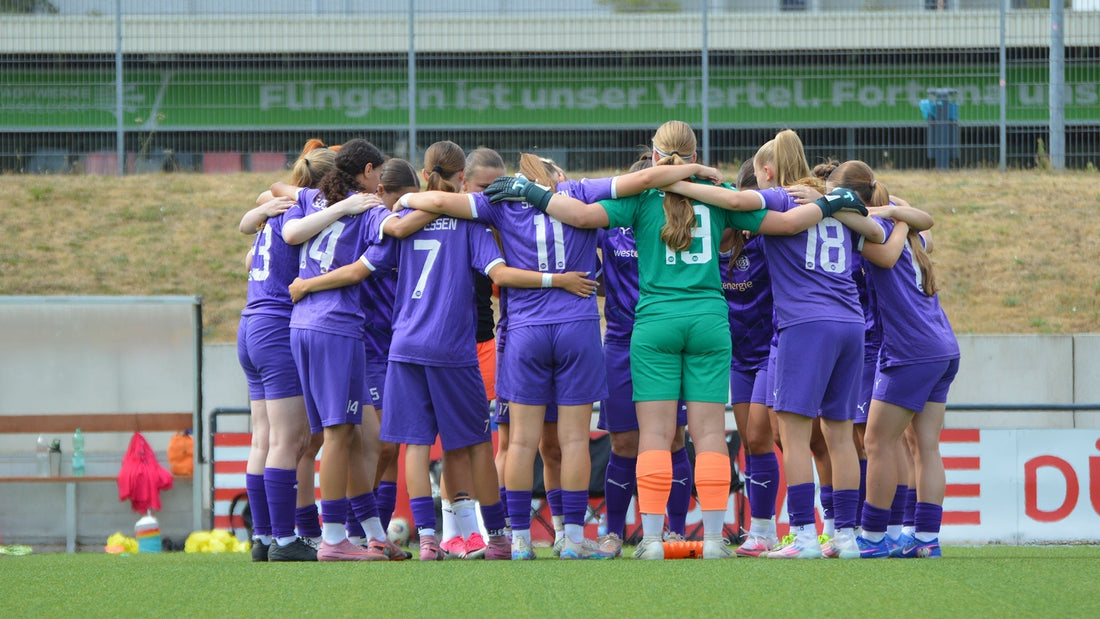 Mannschaftskreis der SGS Essen U19 vor dem ersten Testspiel gegen Fortuna Düsseldorf. - credit: © 2026 Dunja Christeit
